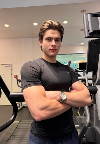 Денис Русинов - Персональный тренер тренажёрного зала - Goldenmileclub fitness & spa